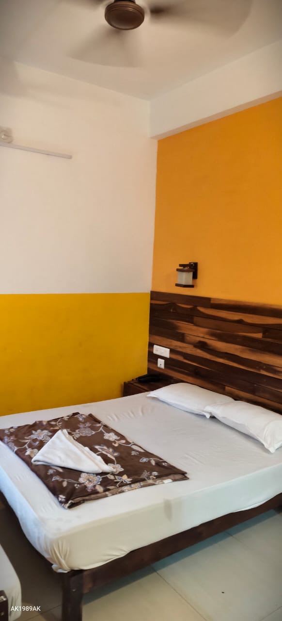 Bedroom alternate angle at Jumayira International